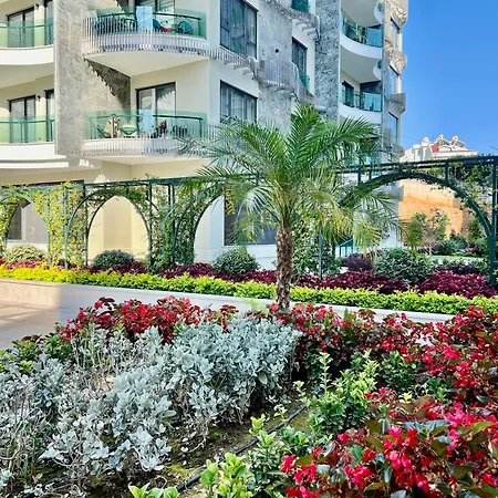 Liga6768 посуточная аренда 2-комнатной квартиры в комплексе со зоной 150 м от пляжа, тосмур דירה *