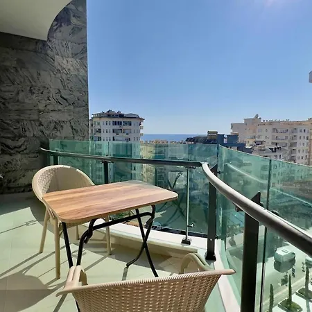 Апартаменты Liga6768 посуточная аренда 2-комнатной квартиры в комплексе со зоной 150 м от пляжа, тосмур